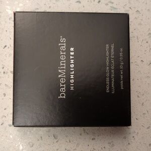 New in Box Bare Minerals Pressed Powder Endless Glow Highlighter in Shade Zen